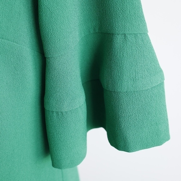 ⭐️HOST PICK⭐️ Trina Turk Sojourn 2 Dress - Picture 4 of 9